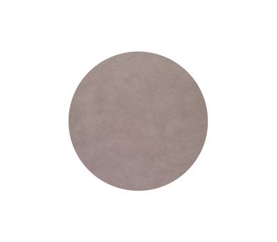  LINDDNA 990261 BULL warm grey Подстановочная салфетка из натуральной кожи круглая, диаметр 30 см, толщина 2мм, фото 1 