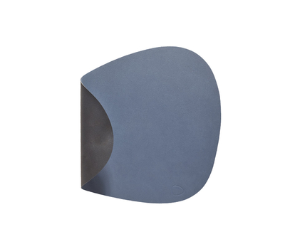  LINDDNA 982188 DOUBLE NUPO dark blue / black Подстановочная салфетка из натуральной кожи фигурная 37x44 см, толщина 2мм, фото 1 